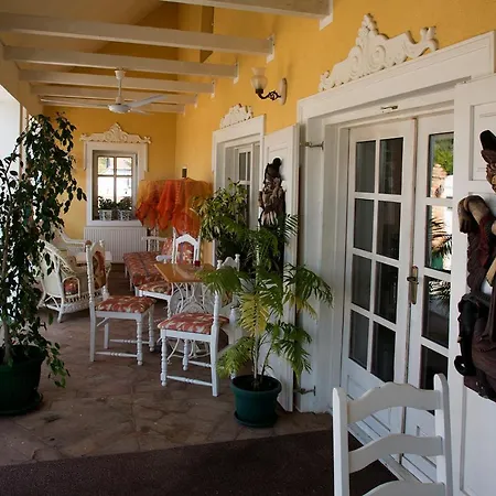 Kastel Marijeta 4* Susara